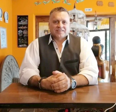 <span>Bernd, 65</span>&nbsp;<span style='width: 25px; height: 16px; float: right; background-image: url(/bitmaps/flags_small/DE.PNG)'>&nbsp;</span><br><span>Freiburg, เยอรมนี</span>&nbsp;<input type='button' class='joinbtn' style='float: right' value='JOIN NOW' />