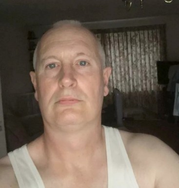 <span>Kevin, 59</span>&nbsp;<span style='width: 25px; height: 16px; float: right; background-image: url(/bitmaps/flags_small/UK.PNG)'>&nbsp;</span><br><span>Hensman, สหราชอาณาจักร</span>&nbsp;<input type='button' class='joinbtn' style='float: right' value='JOIN NOW' />