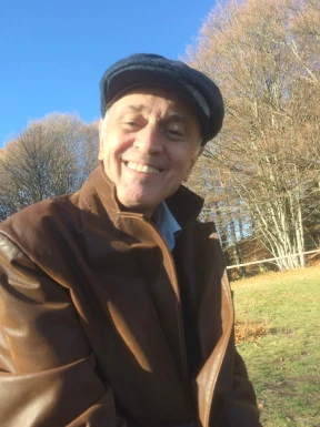 <span>Arno, 71</span>&nbsp;<span style='width: 25px; height: 16px; float: right; background-image: url(/bitmaps/flags_small/DE.PNG)'>&nbsp;</span><br><span>Freiburg, Germany</span>&nbsp;<input type='button' class='joinbtn' style='float: right' value='JOIN NOW' />