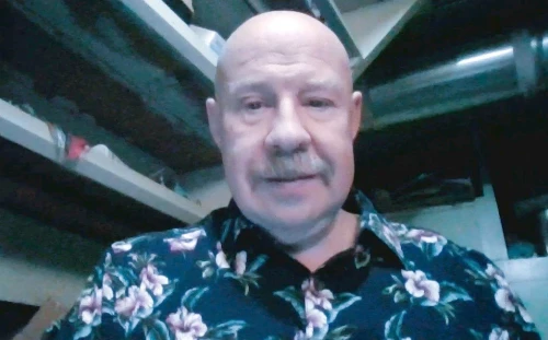 <span>Steve, 59</span>&nbsp;<span style='width: 25px; height: 16px; float: right; background-image: url(/bitmaps/flags_small/US.PNG)'>&nbsp;</span><br><span>Richfield, アメリカ合衆国</span>&nbsp;<input type='button' class='joinbtn' style='float: right' value='JOIN NOW' />